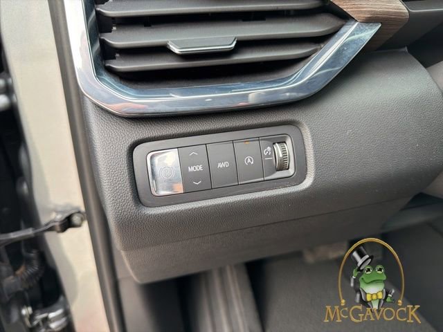 Used 2025 GMC Acadia Denali w/ Super Cruise Package image 13