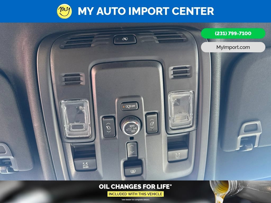 Used 2025 GMC Yukon XL AT4 Ultimate AWD/4WD image 24