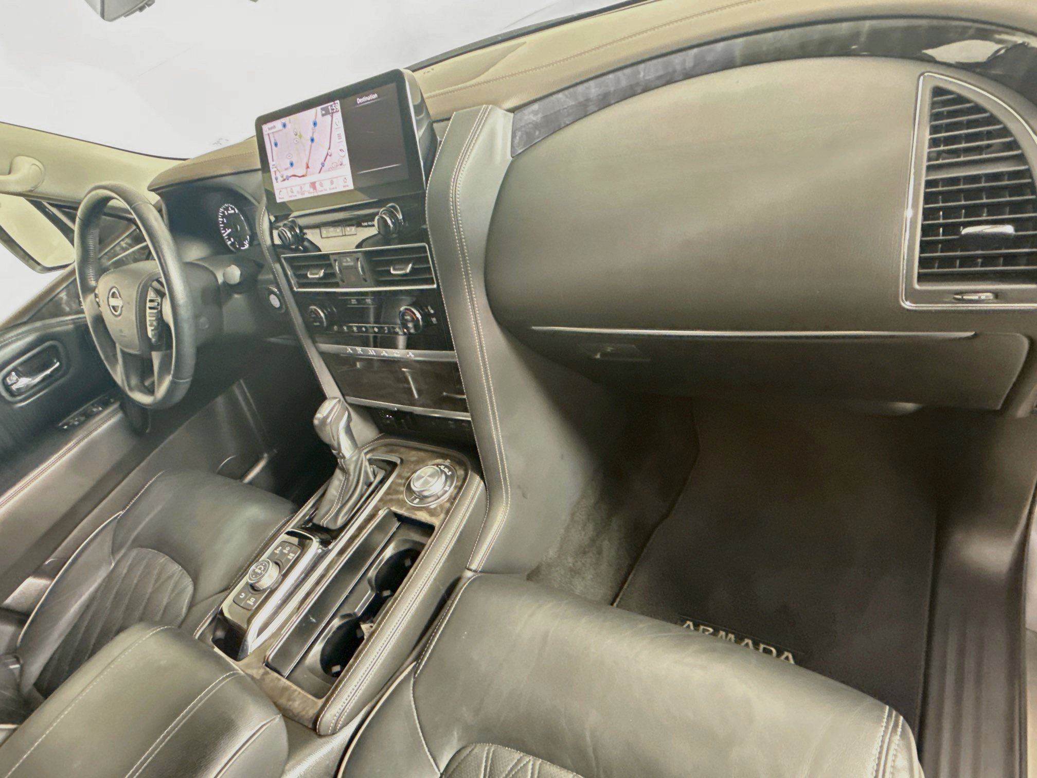 Used 2022 Nissan Armada Platinum w/ Captain's Chairs Package AWD/4WD image 32