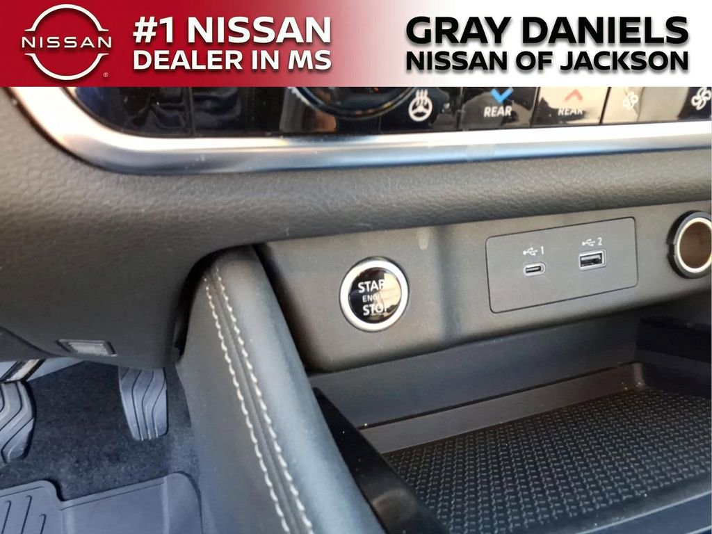 Used 2023 Nissan Rogue SL w/ SL Premium Package FWD image 16