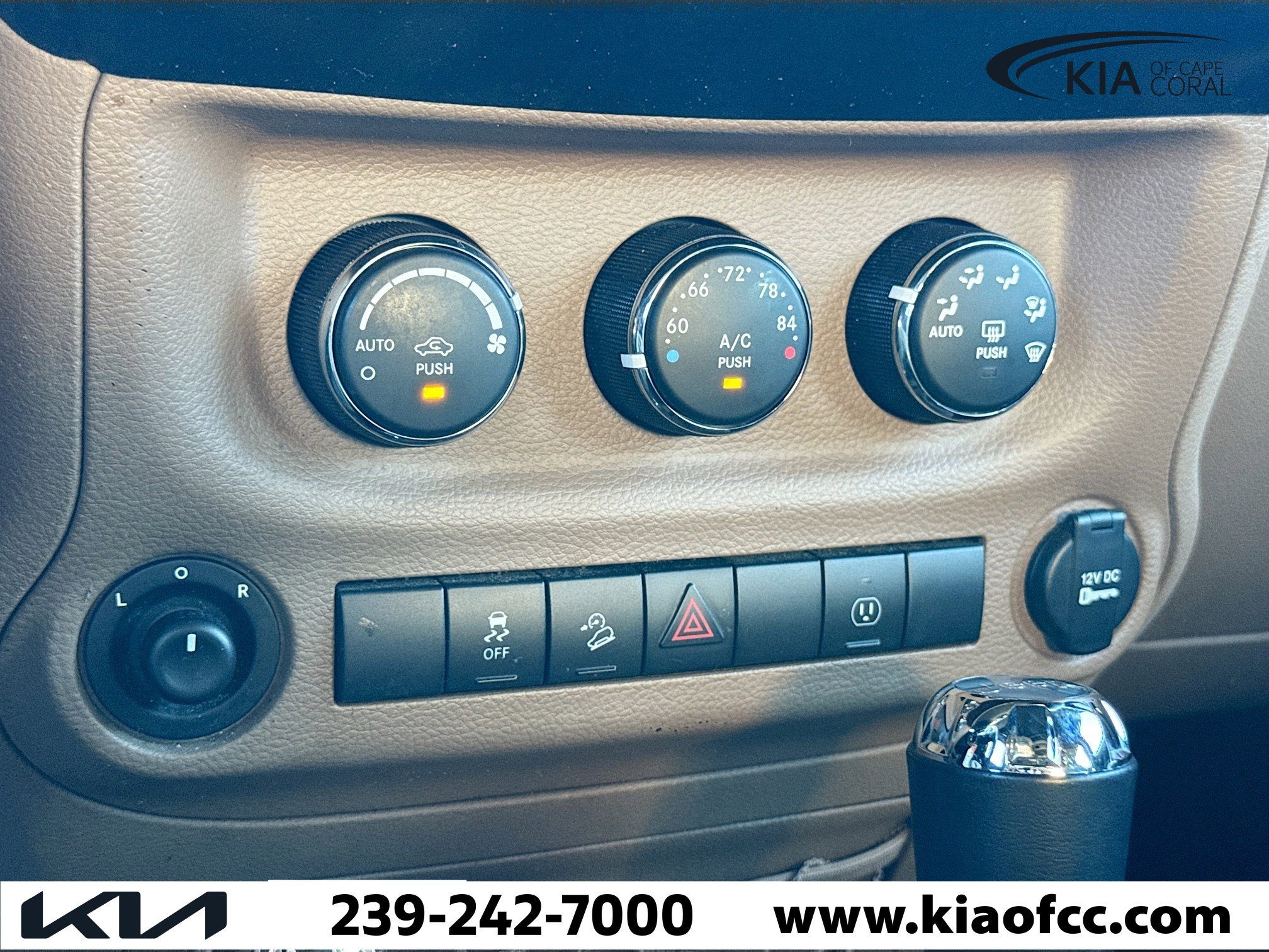 Used 2017 Jeep Wrangler Unlimited Sahara w/ Connectivity Group image 29