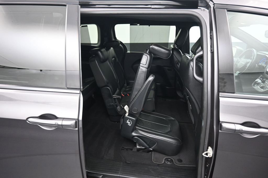 Used 2019 Chrysler Pacifica Touring-L w/ S Appearance Package FWD image 50
