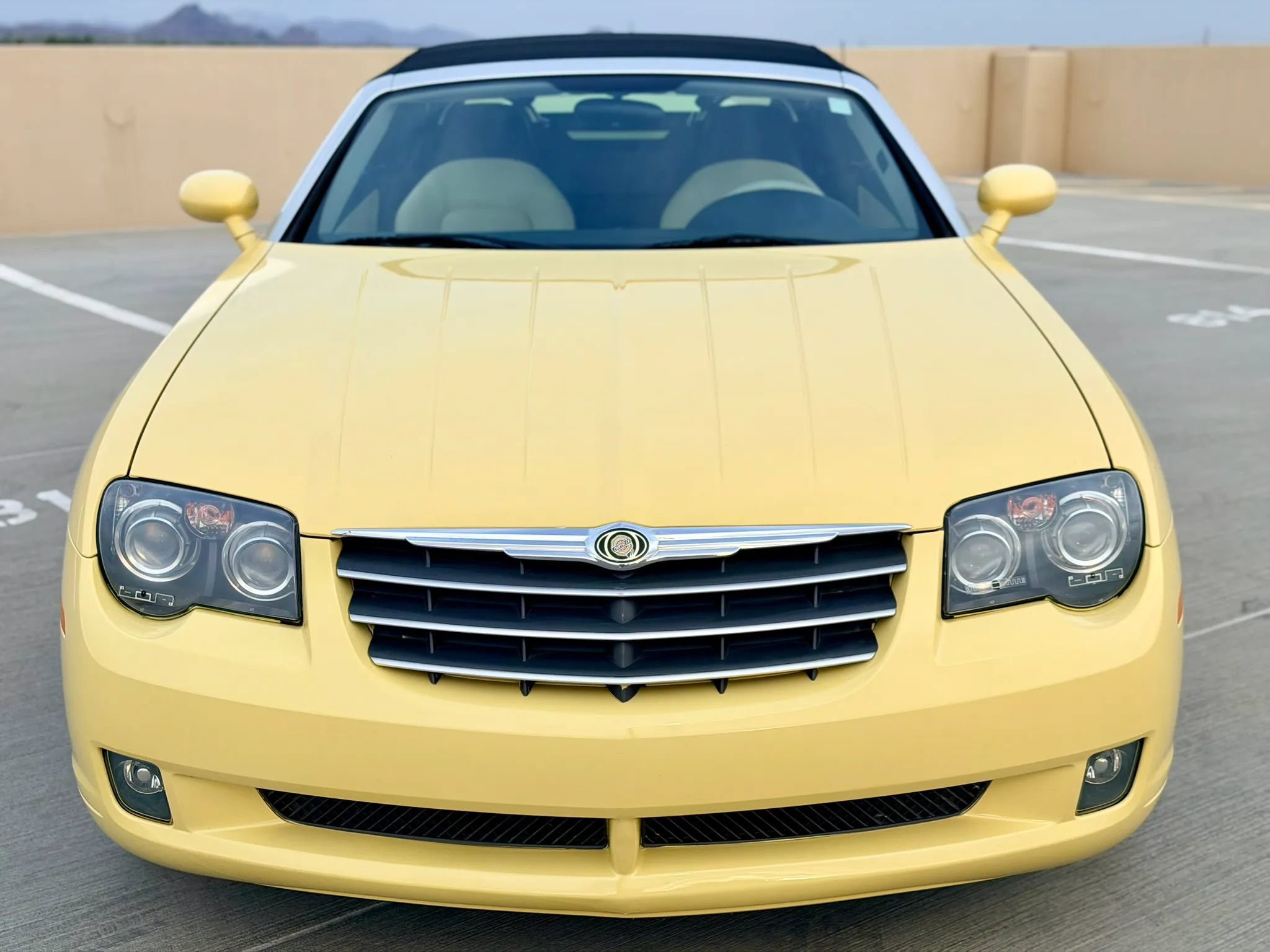 Used 2005 Chrysler Crossfire Limited RWD image 10