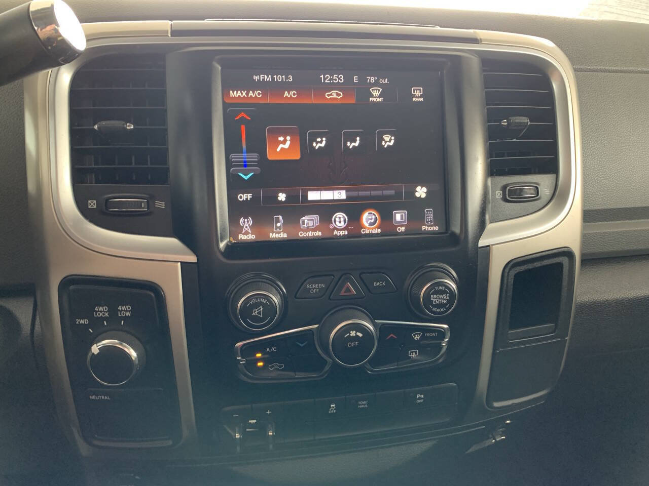 Used 2014 RAM 2500 SLT w/ Luxury Group AWD/4WD image 17