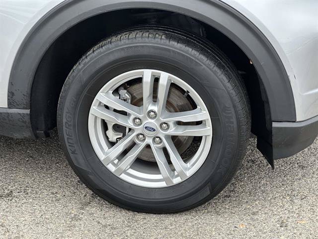 Used 2023 Ford Explorer XLT AWD/4WD image 29
