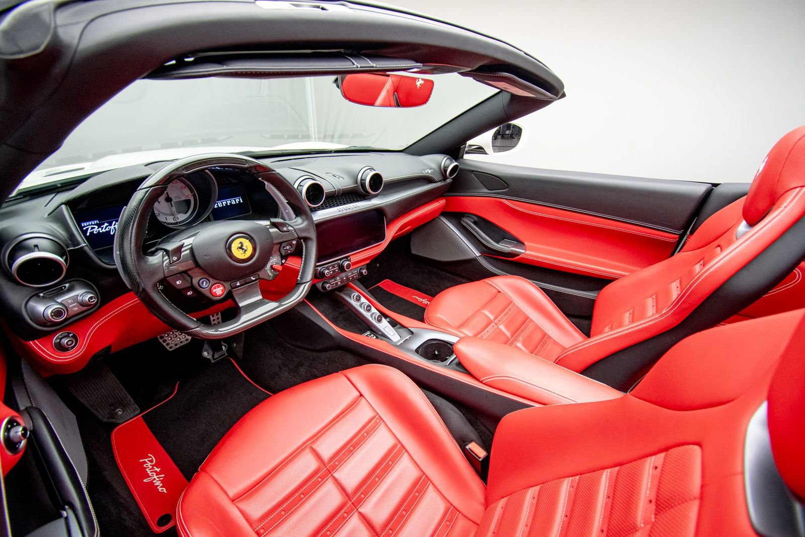 Used 2019 Ferrari Portofino RWD image 21