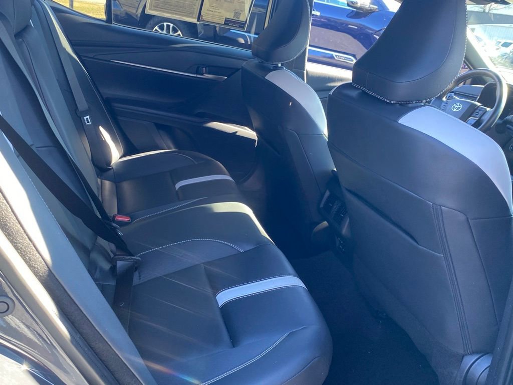 Used 2025 Toyota Camry SE image 17
