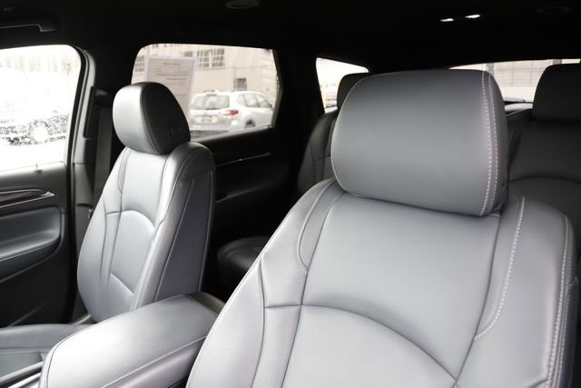 Used 2022 Buick Enclave Essence FWD image 14