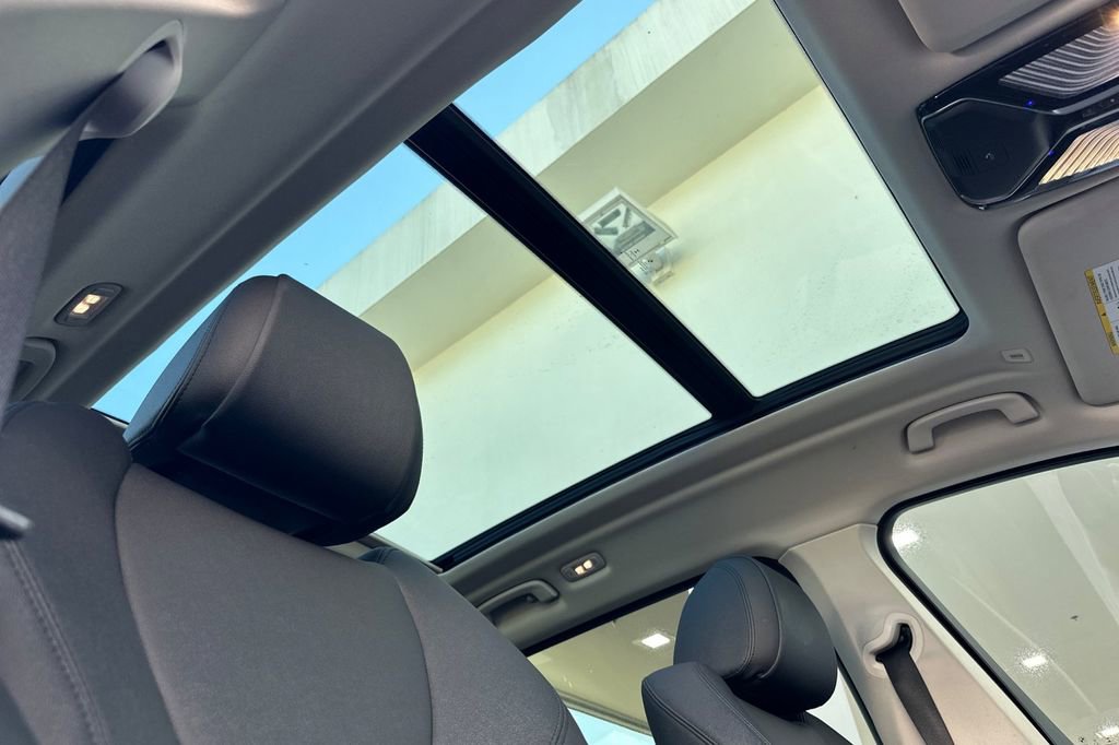 Used 2020 BMW X7 xDrive40i w/ Parking Assistance Package image 19