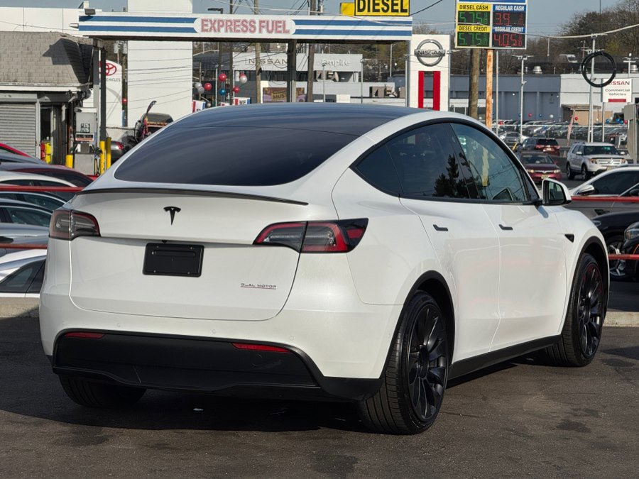 Used 2022 Tesla Model Y Performance image 5