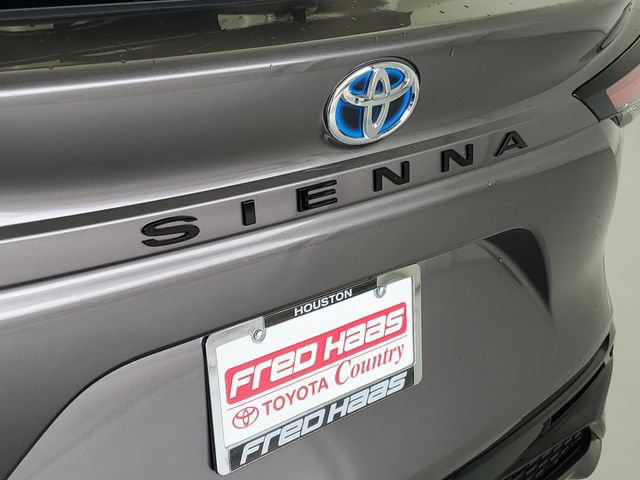 Used 2022 Toyota Sienna XSE w/ XSE Plus Package AWD/4WD image 8