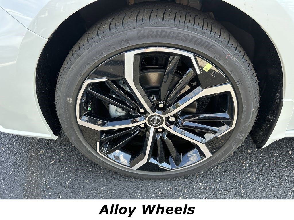 Certified 2025 Nissan Altima 2.5 SR w/ SR Premium Package FWD image 14