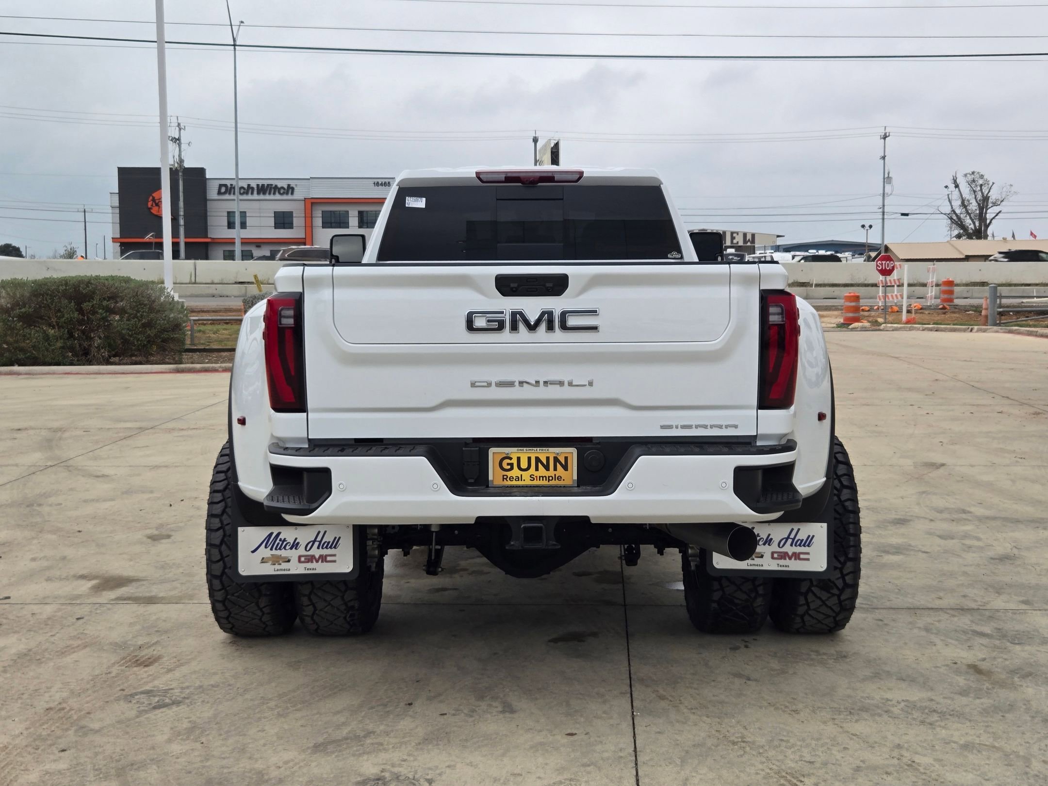 New 2025 GMC Sierra 3500 Denali Ultimate image 4
