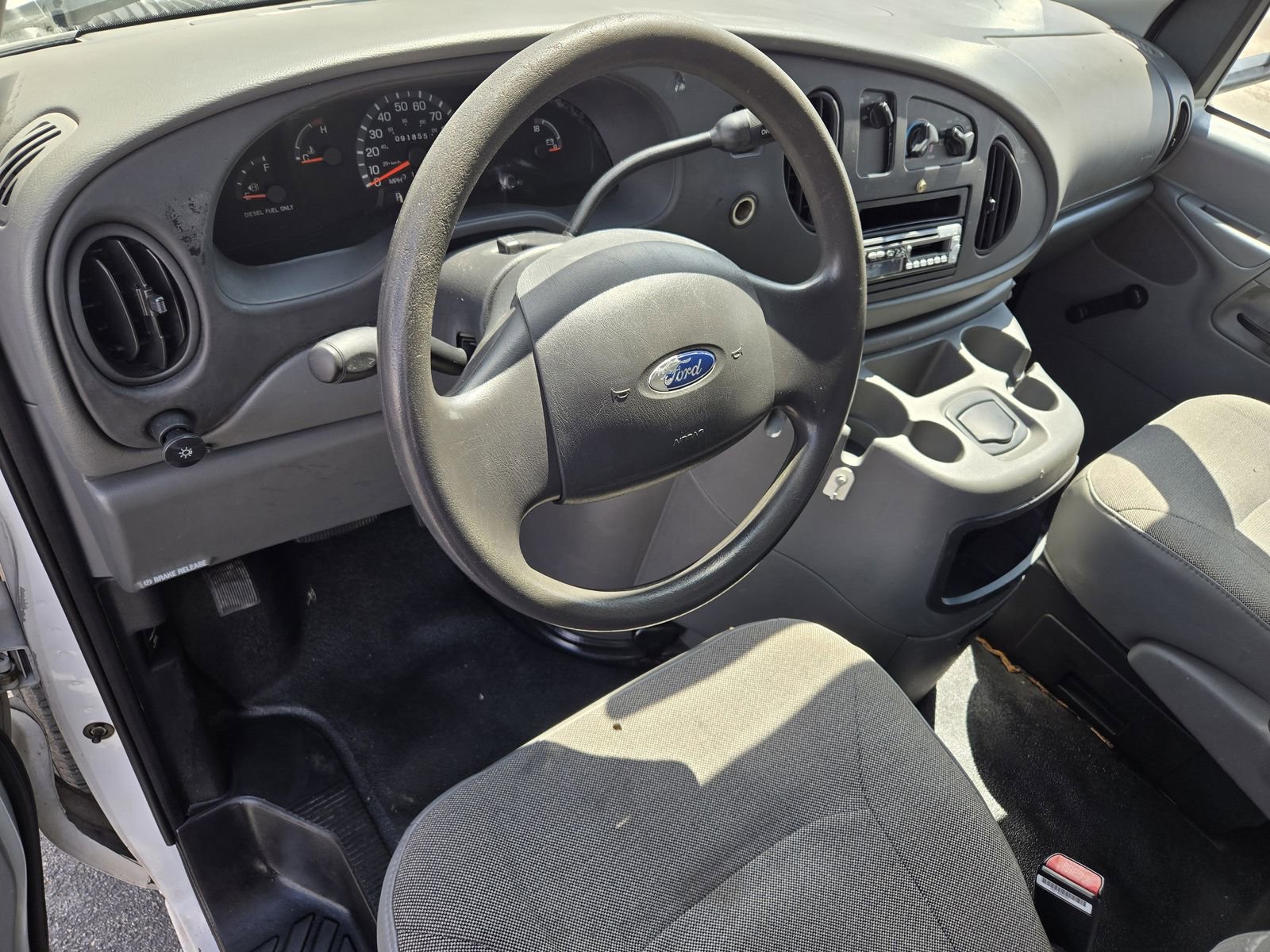 Used 2003 Ford E-350 and Econoline 350 Super Duty RWD image 25