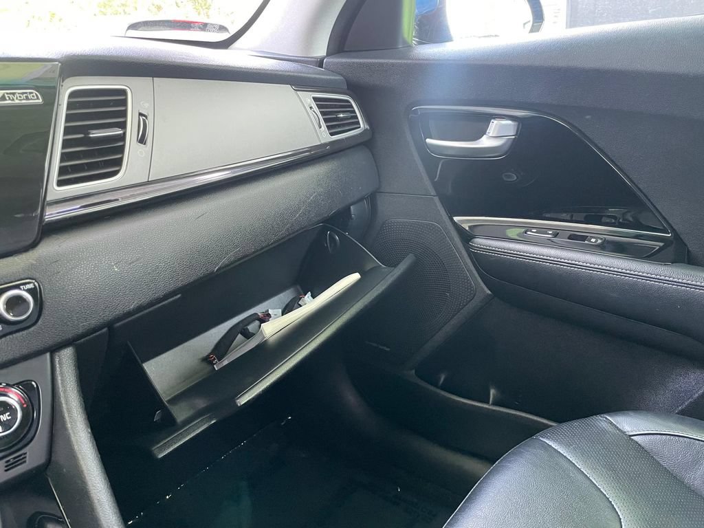 Used 2019 Kia Niro Touring FWD image 33