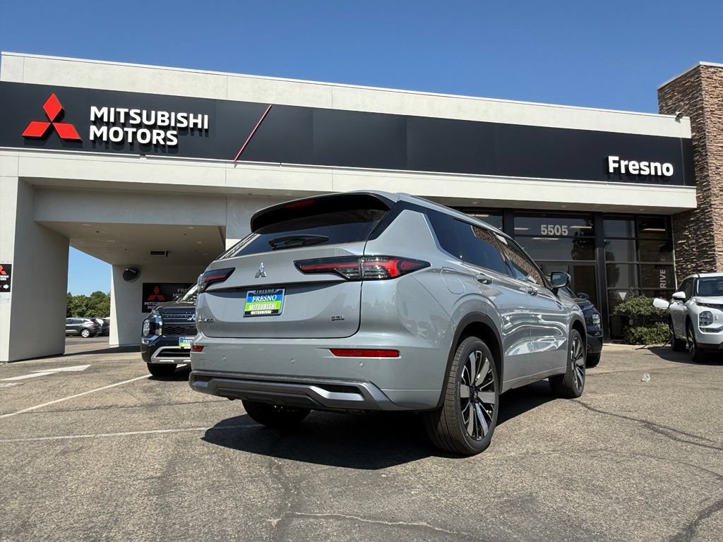 New 2026 Mitsubishi Outlander SEL FWD image 8