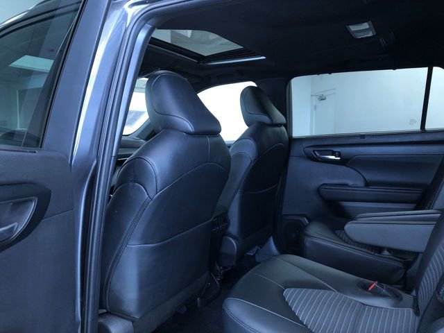 Certified 2025 Toyota Highlander XSE AWD/4WD image 19