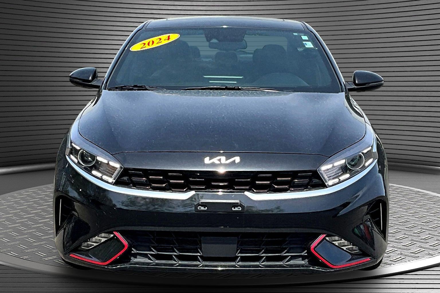 Used 2024 Kia Forte GT-Line w/ GT-Line Premium Package FWD image 2