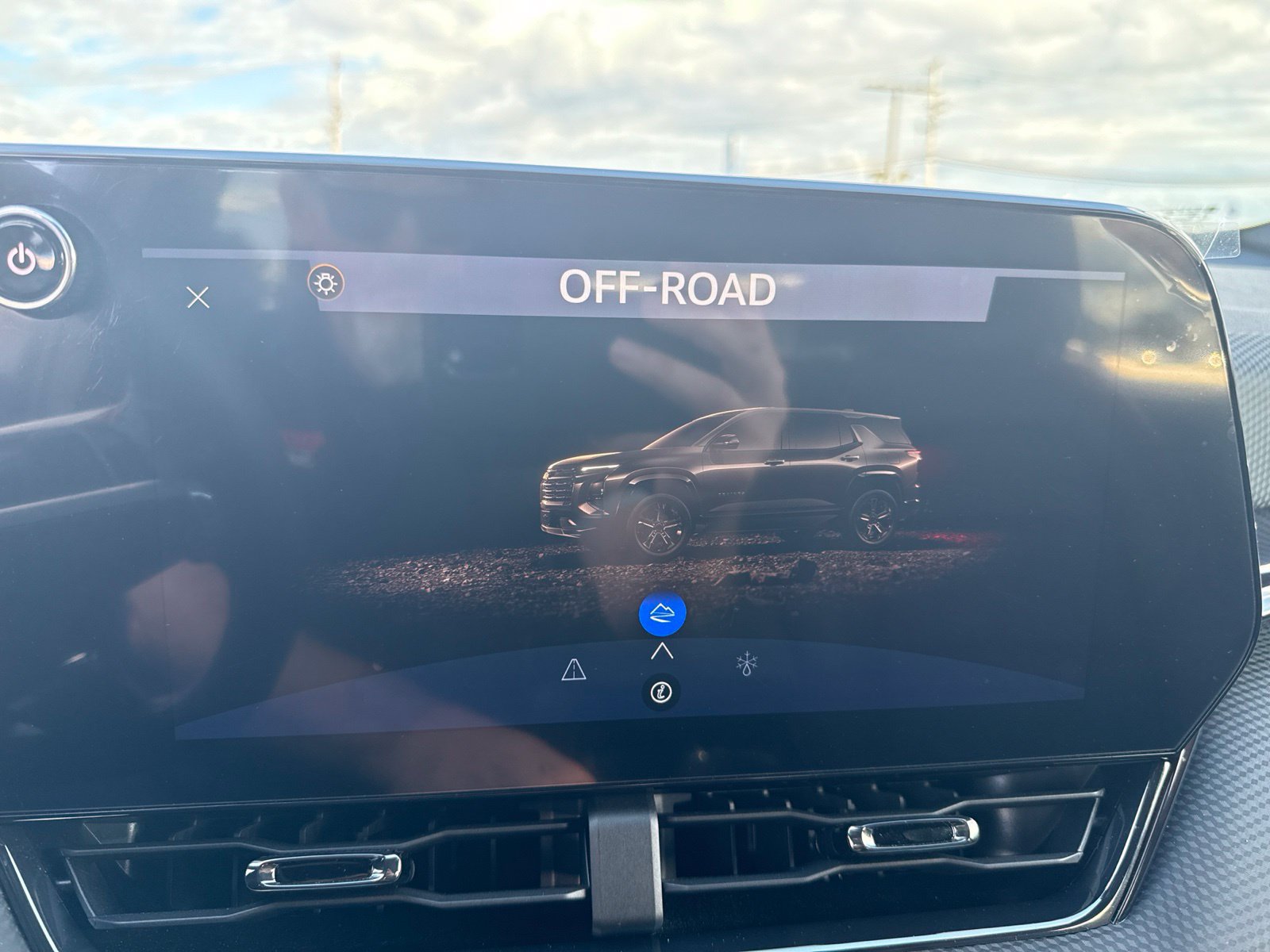Used 2025 Chevrolet Equinox RS w/ Safety and Technology Package AWD/4WD image 20