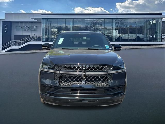 New 2026 Lincoln Navigator L Reserve w/ Jet Appearance Package AWD/4WD video 2