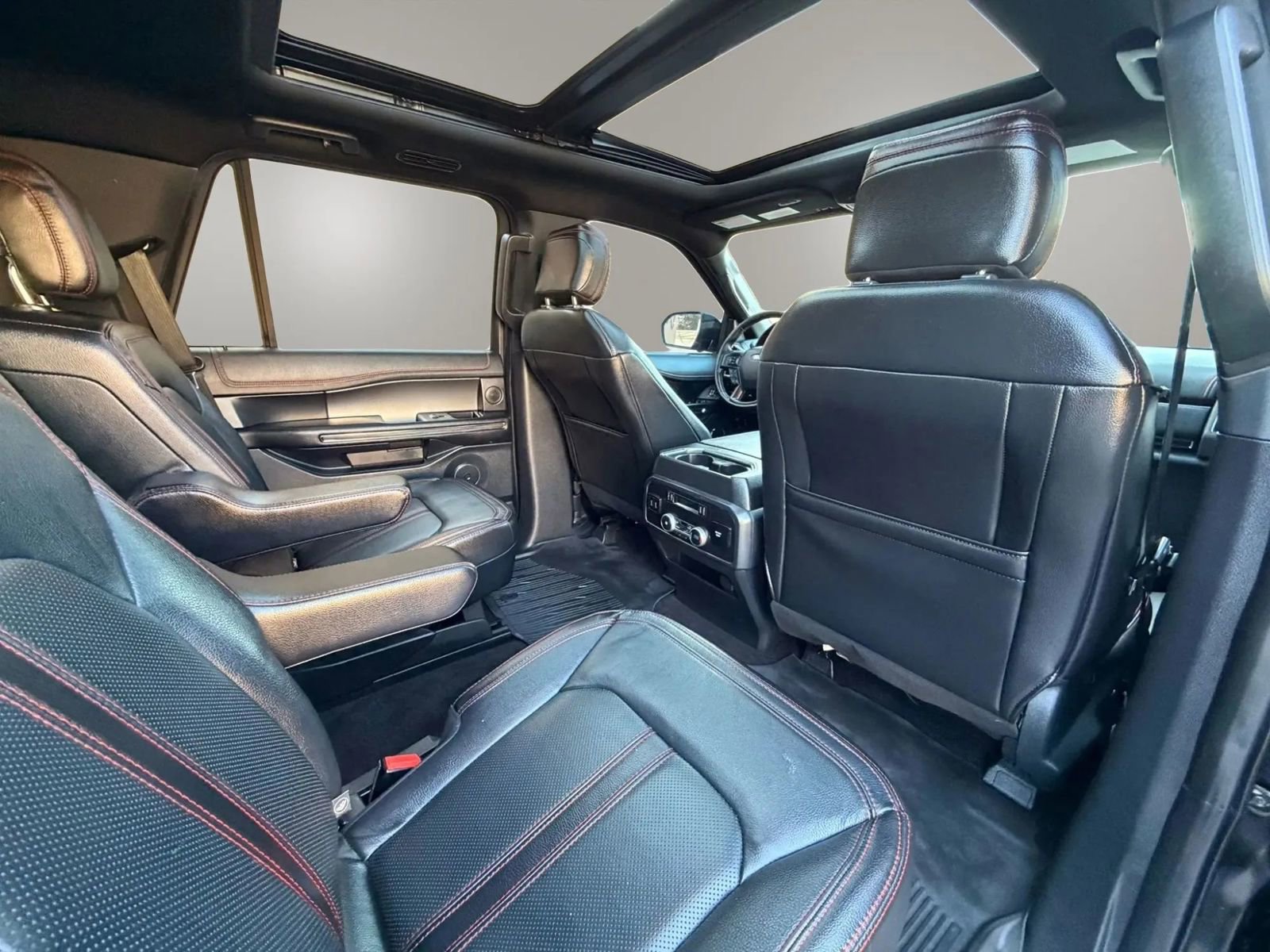 Used 2020 Ford Expedition Limited w/ Equipment Group 303A RWD image 21