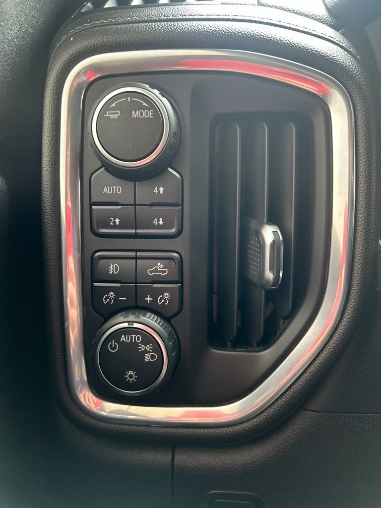 Used 2022 Chevrolet Silverado 1500 LT Trail Boss w/ Convenience Package II AWD/4WD image 16