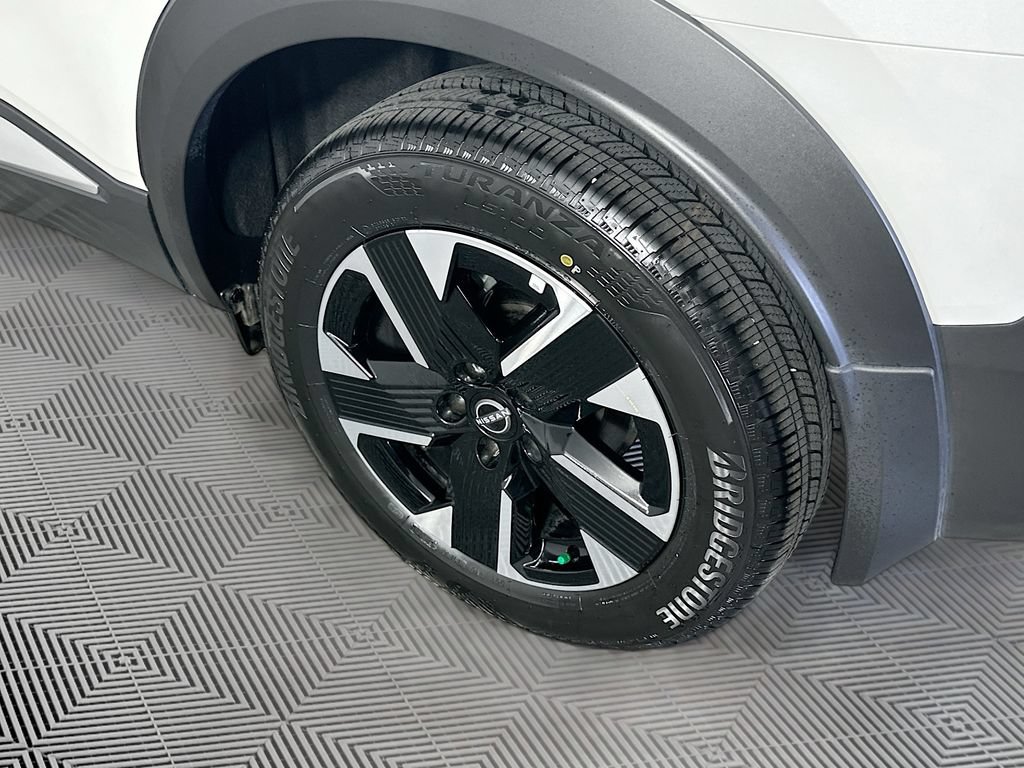 Certified 2026 Nissan Kicks SV w/ SV Premium Package AWD/4WD image 39