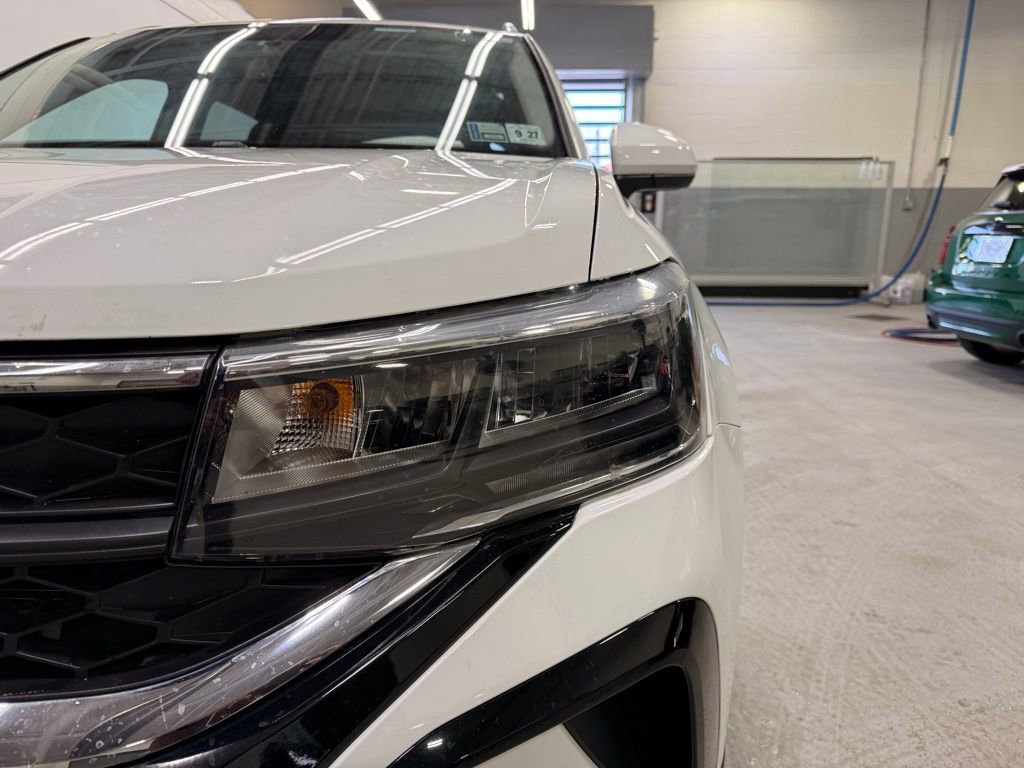 Used 2022 Volkswagen Taos SE image 9