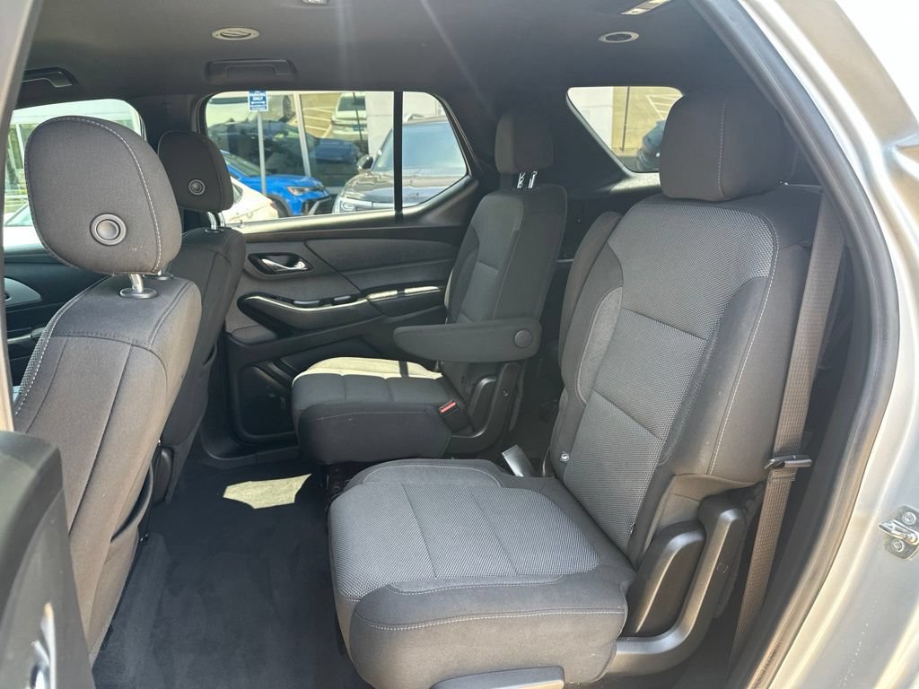 Used 2022 Chevrolet Traverse LT FWD image 14