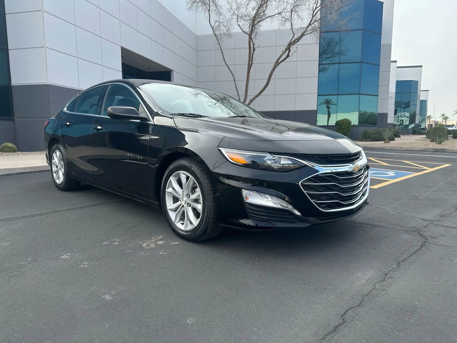 Used 2020 Chevrolet Malibu LT image 3