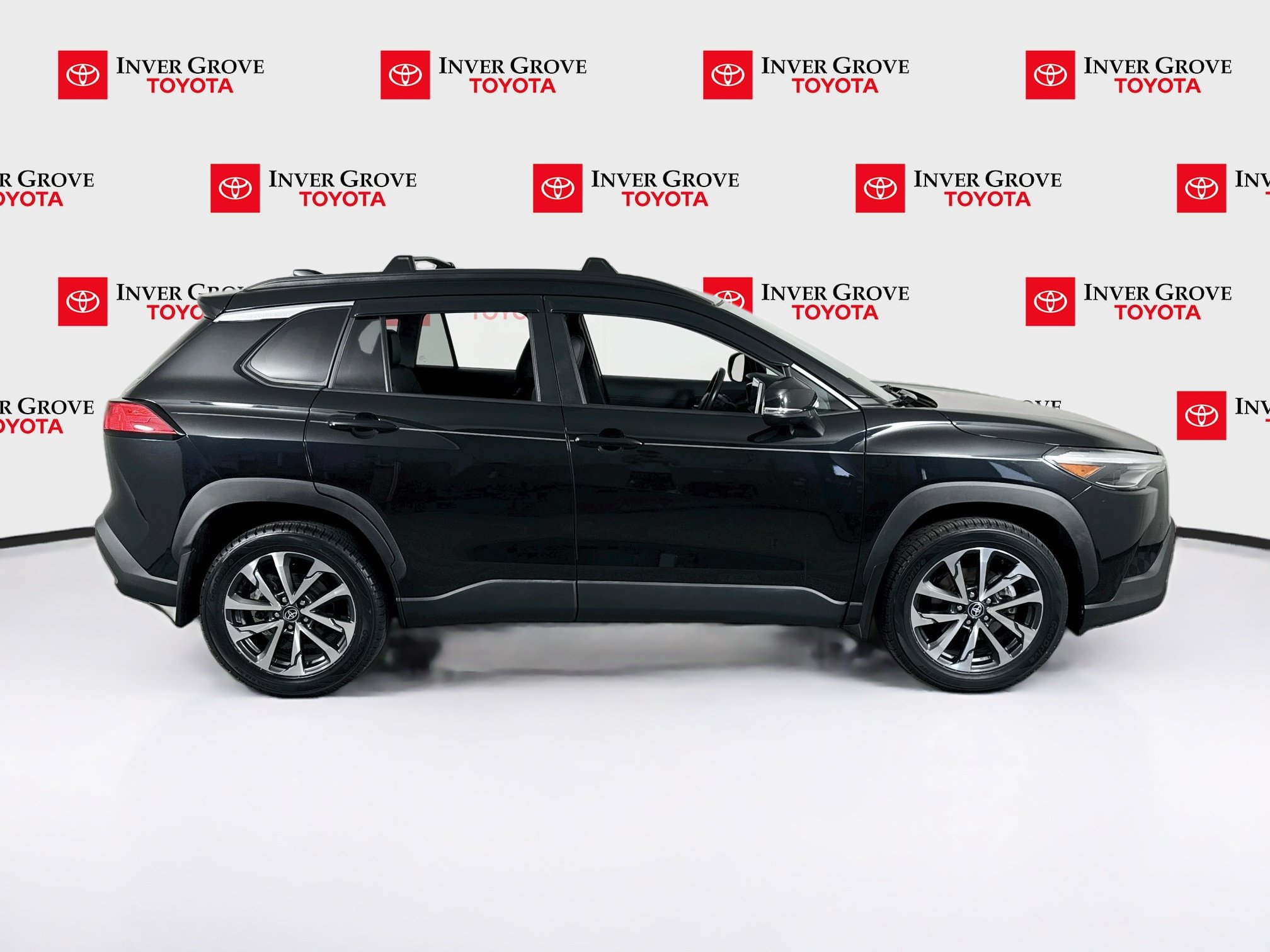 Certified 2023 Toyota Corolla Cross XLE w/ Convenience Package AWD/4WD image 4