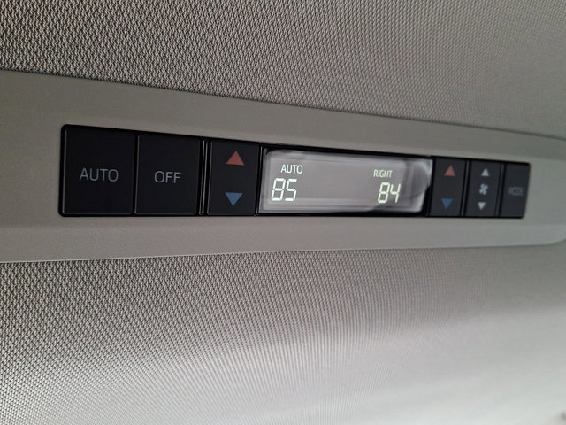 Certified 2026 Toyota Sienna XLE image 13