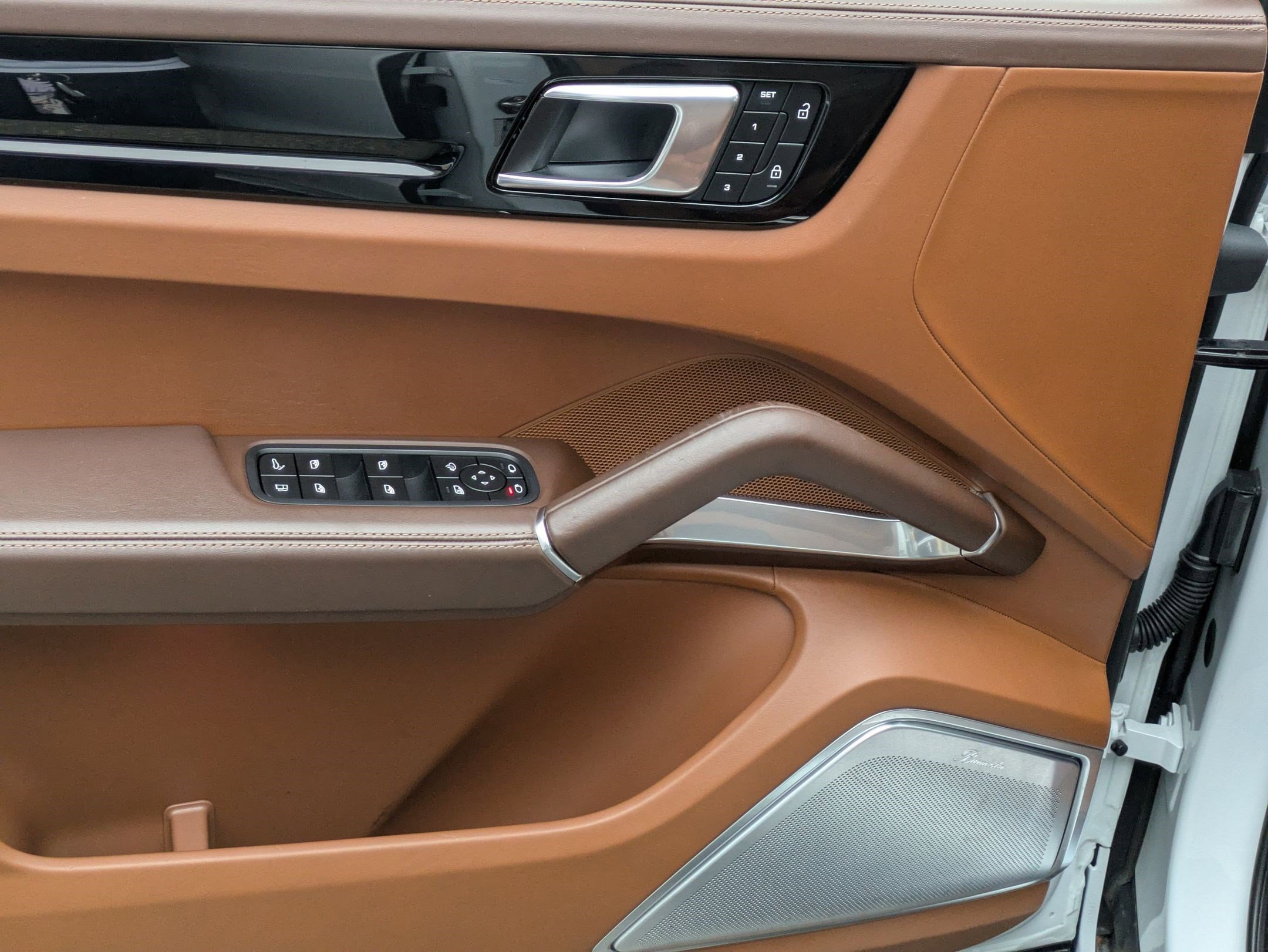 Used 2023 Porsche Cayenne Turbo S image 13