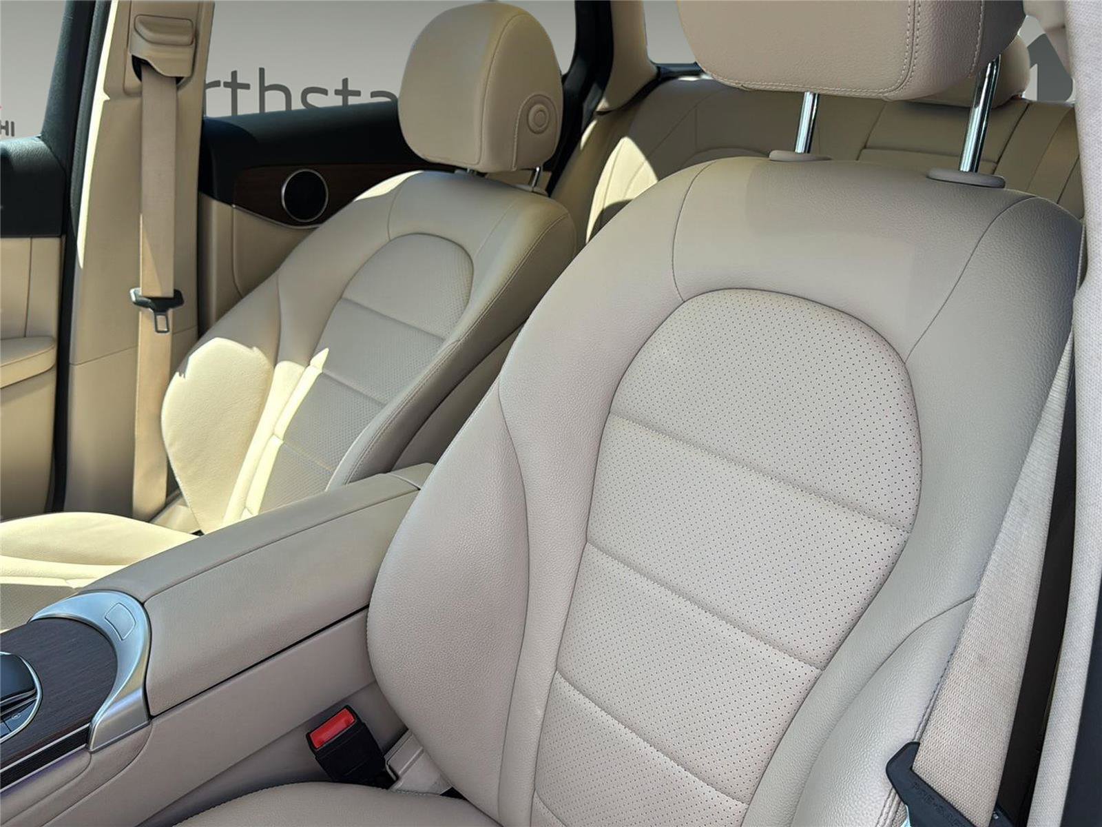 Used 2022 Mercedes-Benz GLC 300 4MATIC w/ Multimedia Package Lite image 16