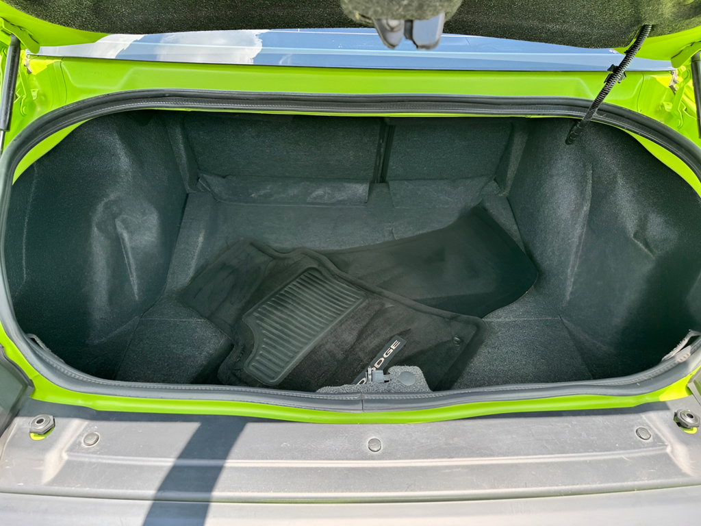 Used 2015 Dodge Challenger R/T Plus RWD image 36