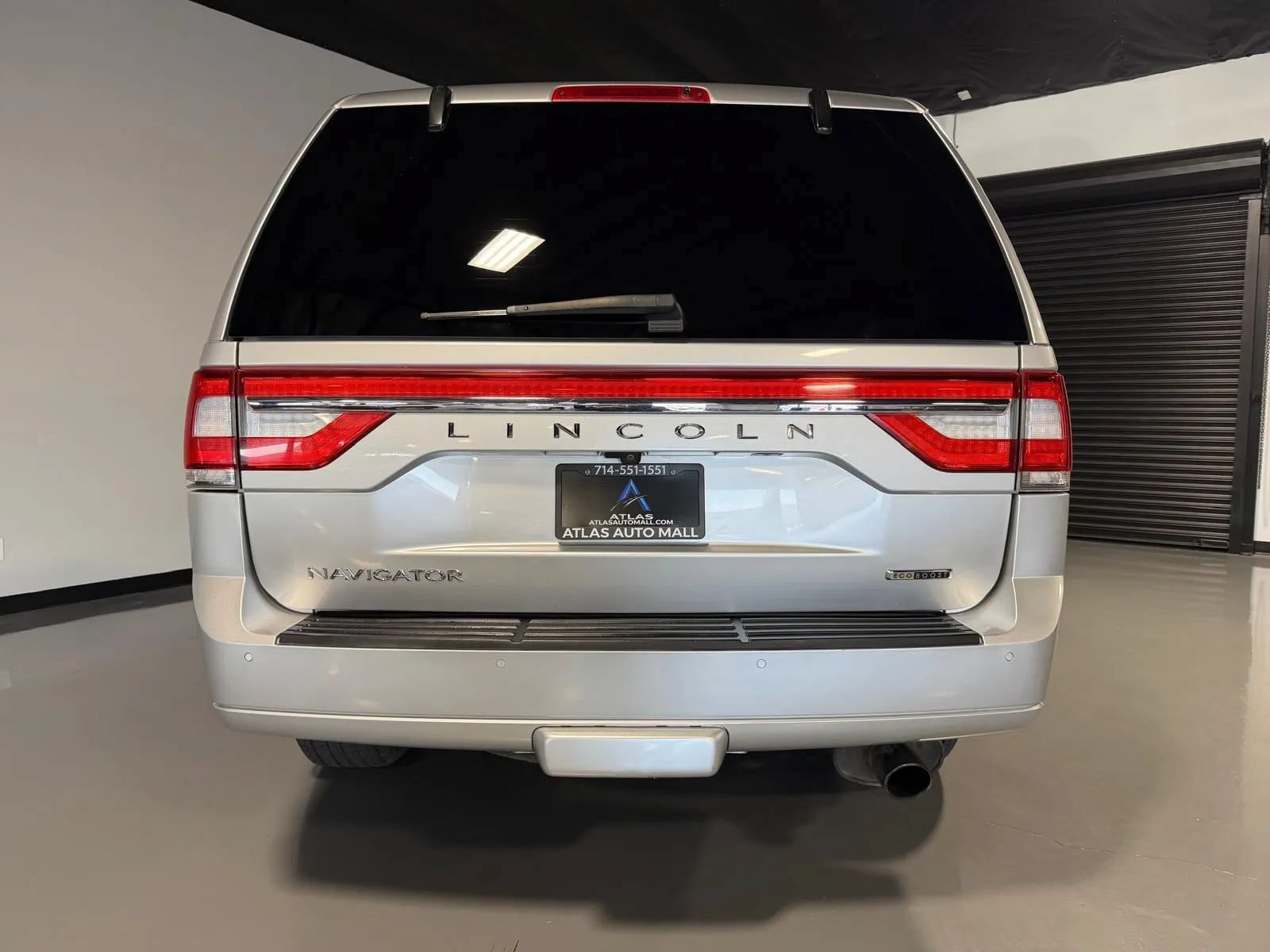 Used 2016 Lincoln Navigator Select RWD image 5