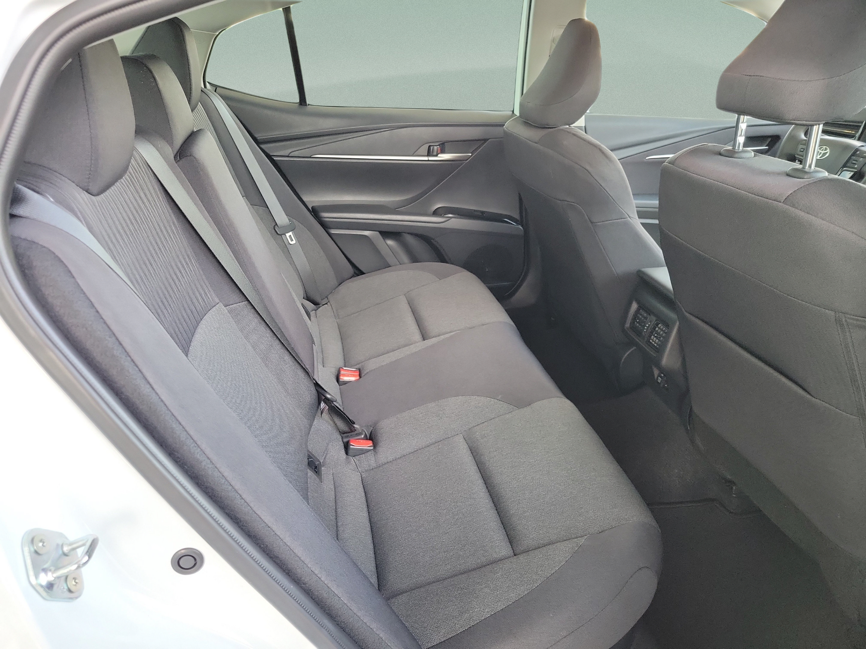 Used 2026 Toyota Camry LE FWD image 27