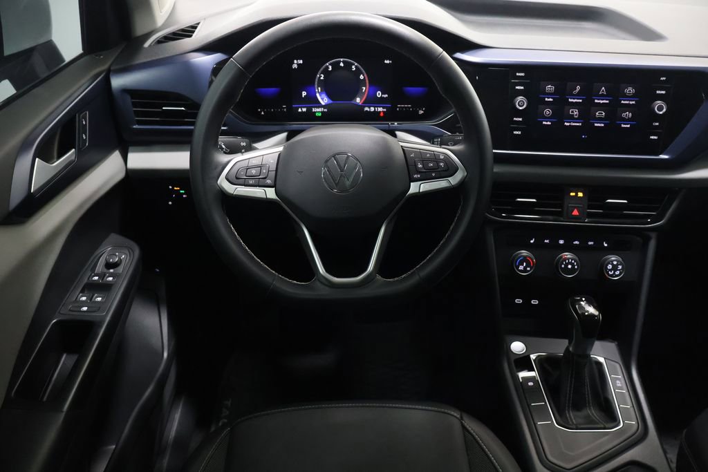 Used 2022 Volkswagen Taos SE w/ Panoramic Sunroof Package image 16
