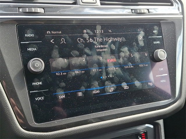 Used 2022 Volkswagen Tiguan SE image 3