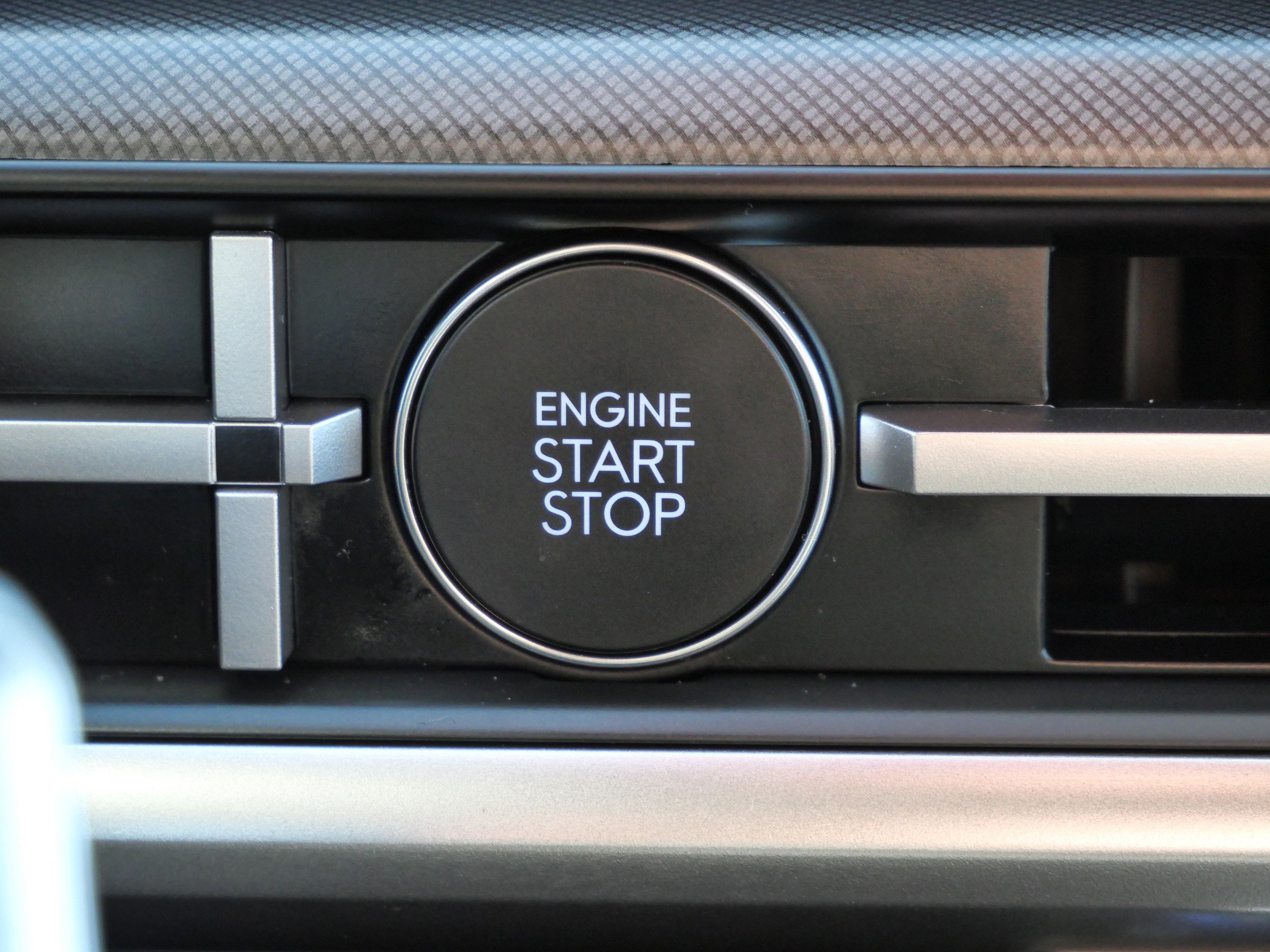 Certified 2026 Hyundai Santa Fe SE image 29