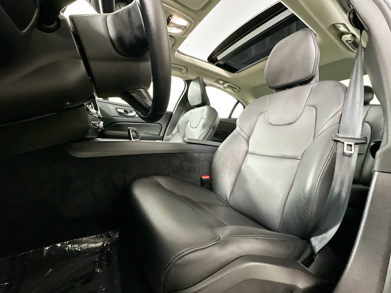 Used 2025 Volvo S60 B5 Core image 19