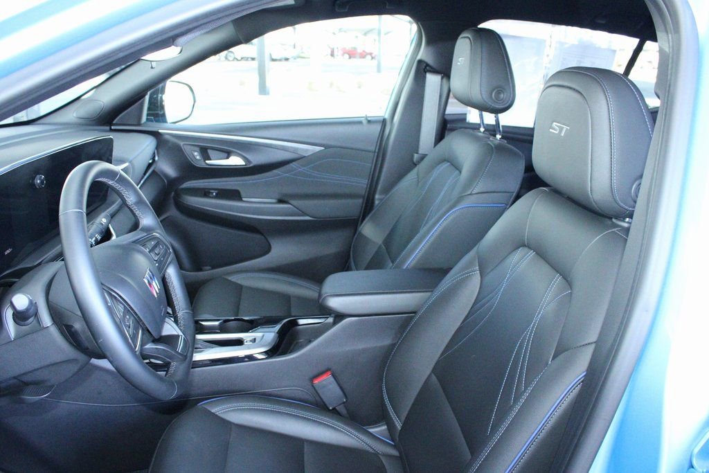 Used 2025 Buick Envista Sport Touring w/ Convenience II Package image 7