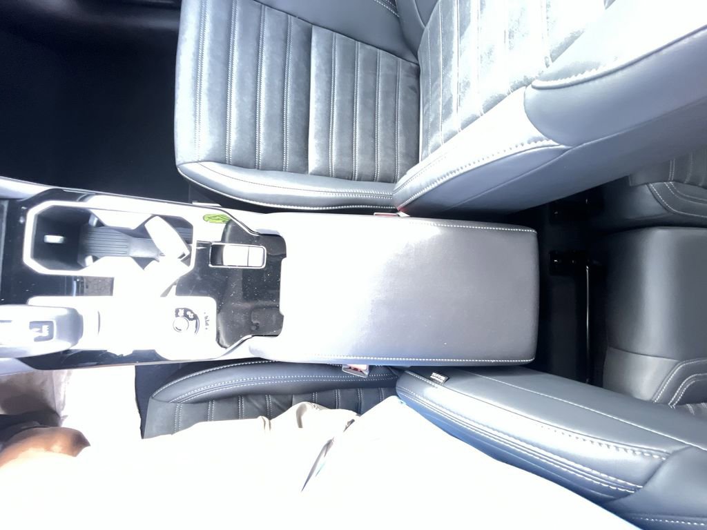 New 2025 Mitsubishi Outlander SE image 21