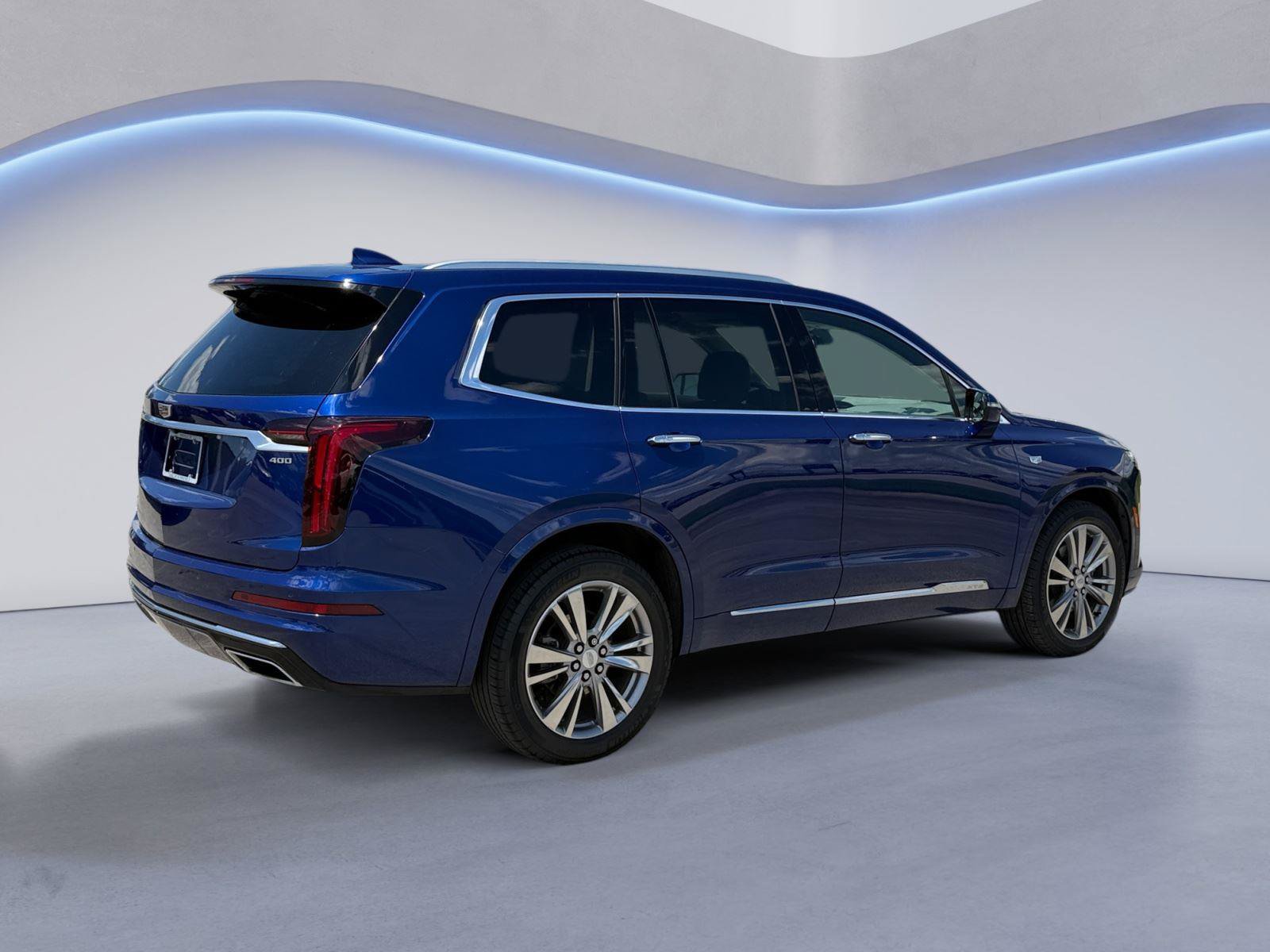 Certified 2023 Cadillac XT6 Premium Luxury AWD/4WD image 3