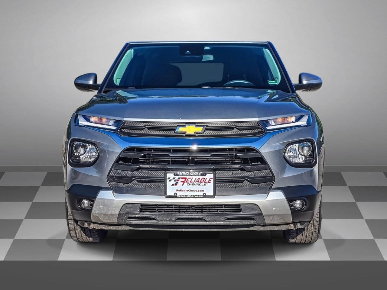 Used 2023 Chevrolet TrailBlazer LT FWD image 2