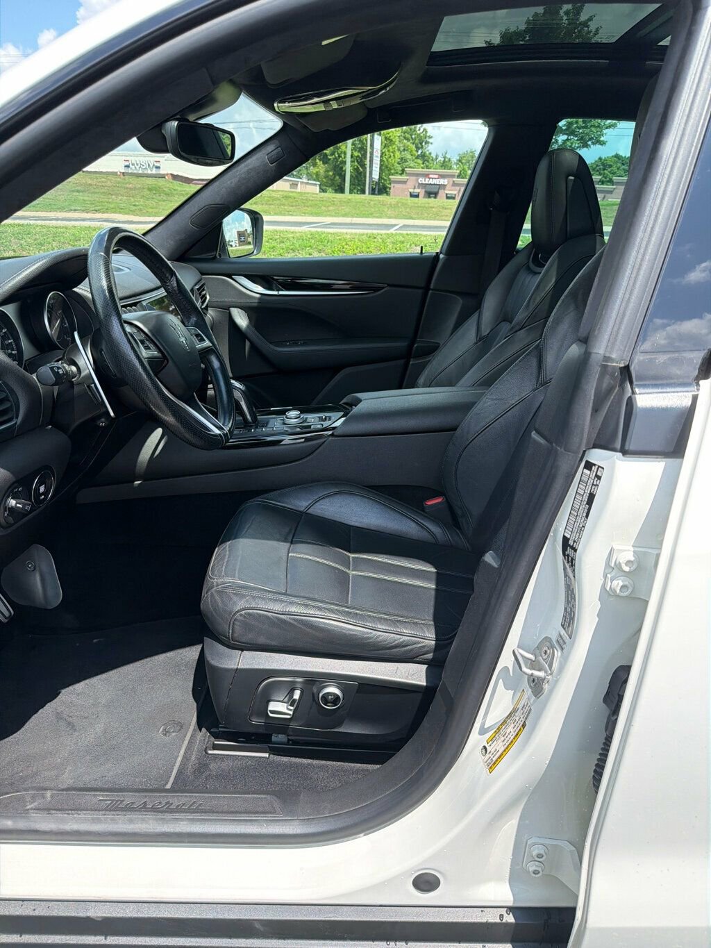 Used 2022 Maserati Levante Modena AWD/4WD image 10