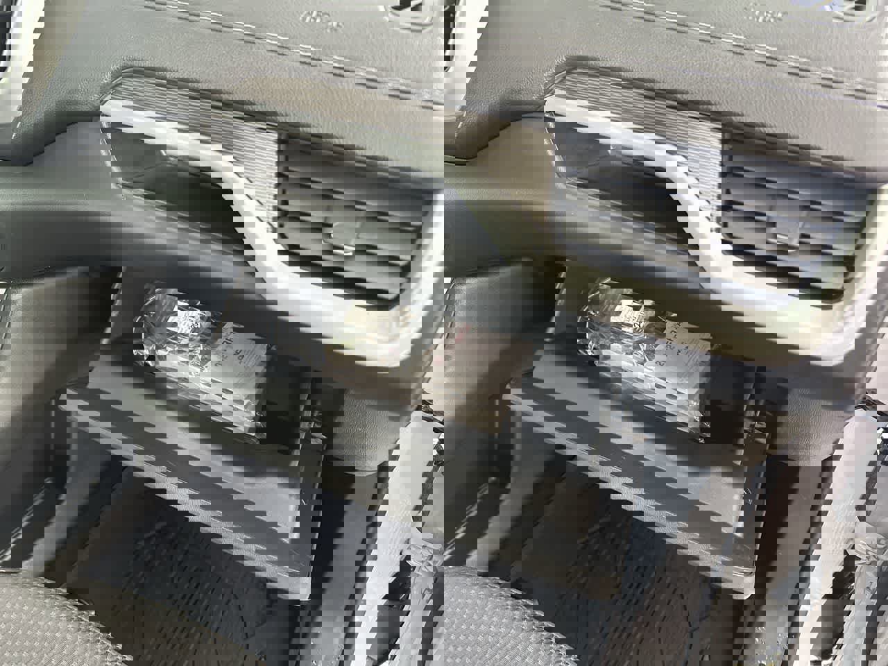 Used 2022 GMC Terrain SLE w/ Driver Convenience Package image 23