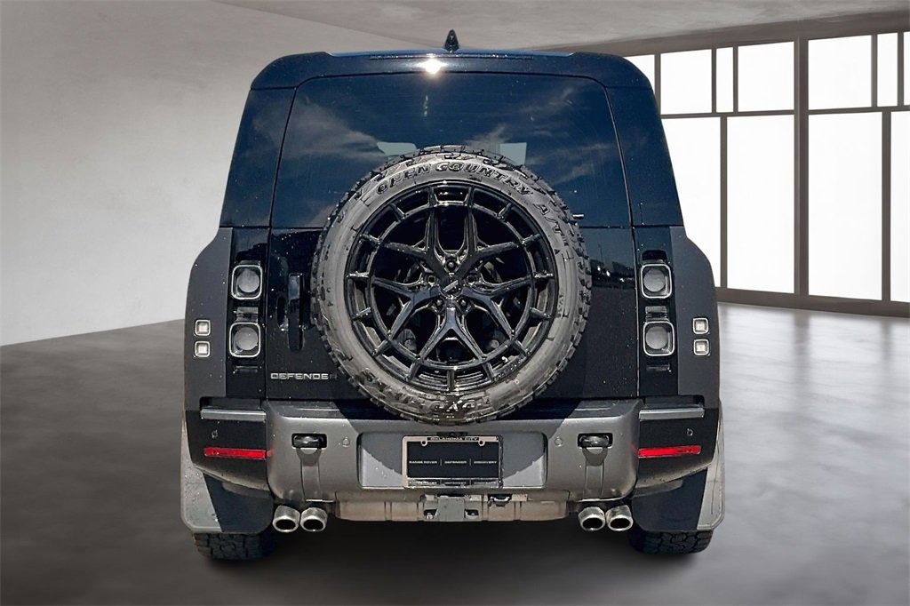 Used 2025 Land Rover Defender 130 V8 image 4