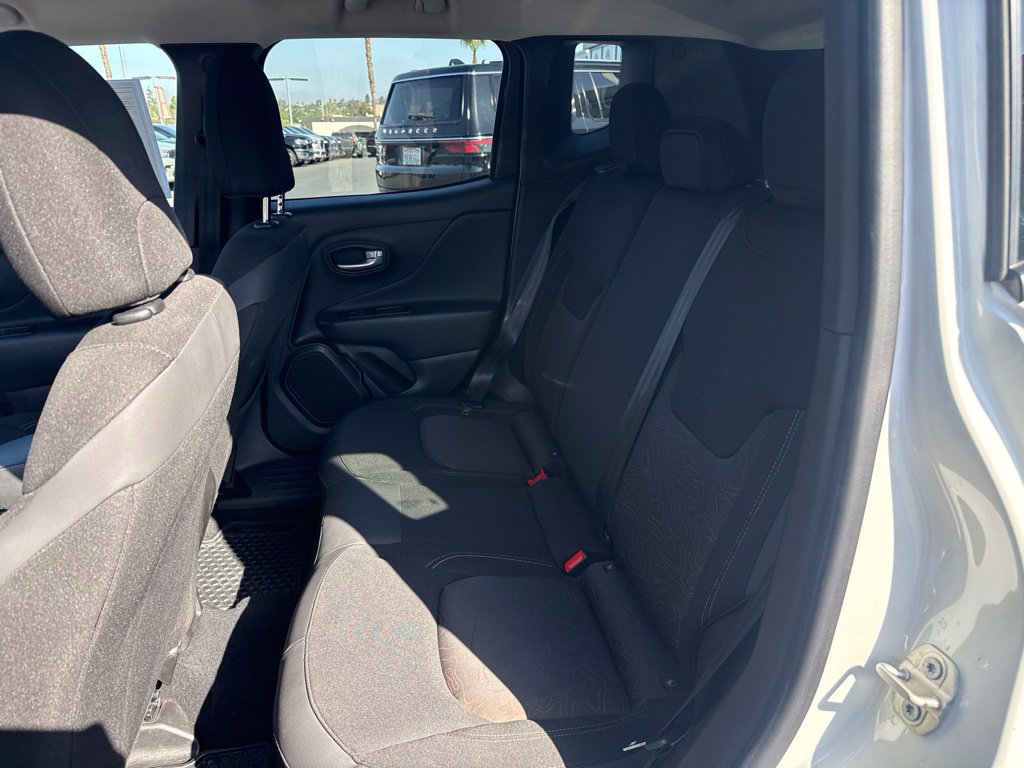 Certified 2023 Jeep Renegade Latitude AWD/4WD image 15