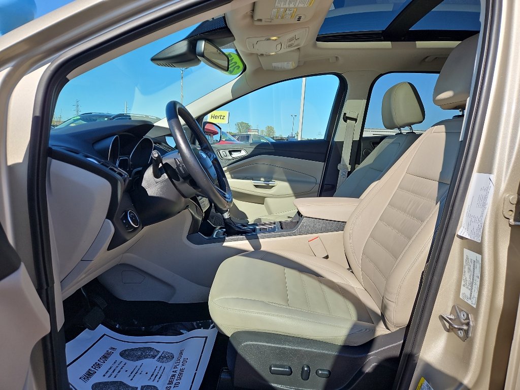 Used 2017 Ford Escape Titanium w/ Canadian Touring Package FWD image 9